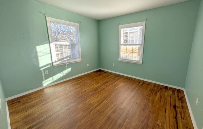 2 beds, 1 bath, $1,100