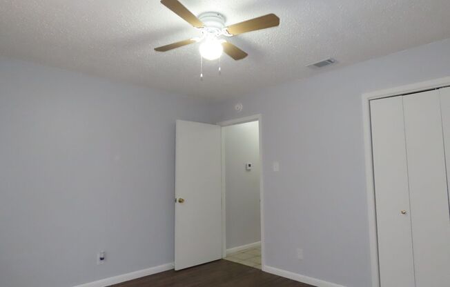 2 beds, 1 bath, $1,150