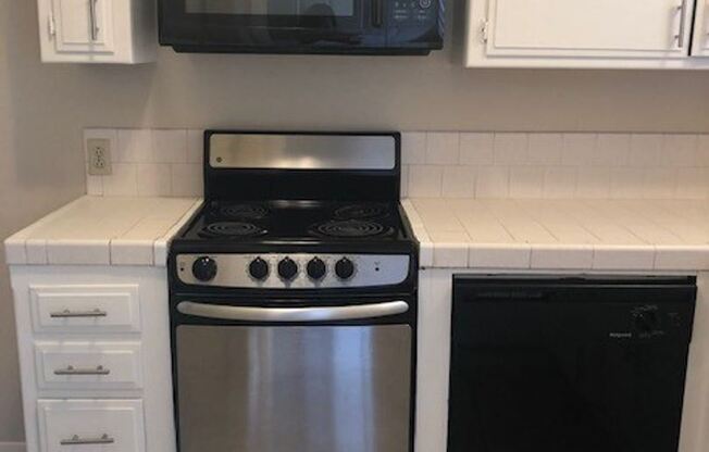 4435-4465 PARKER AVENUE