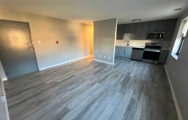 3 beds, 1 bath, $1,208, Unit 301