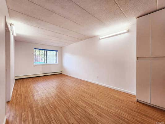 2 beds, 1 bath, $2,100