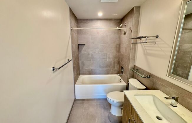 Studio, 1 bath, $2,700, Unit 329