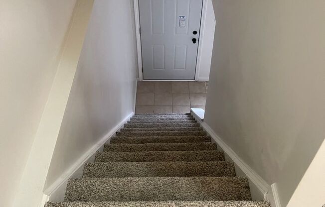 2 beds, 1.5 baths, 928 sqft, $1,050, Unit Unit 202