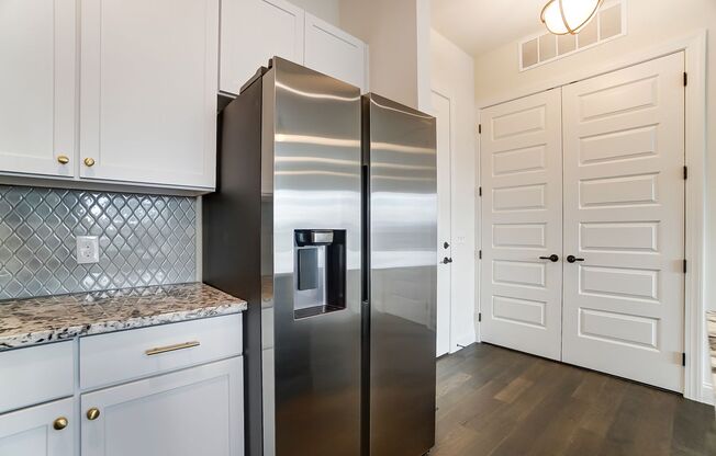 2 beds, 2 baths, 1,007 sqft, $1,880, Unit 314