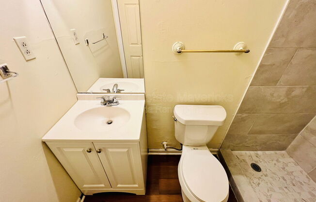 1 bed, 1 bath, 750 sqft, $900, Unit 14