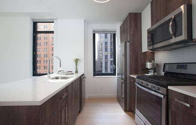 1 bed, 1 bath, $6,000, Unit 10-E