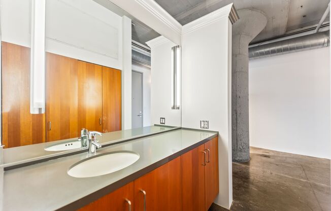 1 bed, 1 bath, 1,385 sqft, $4,200, Unit 413