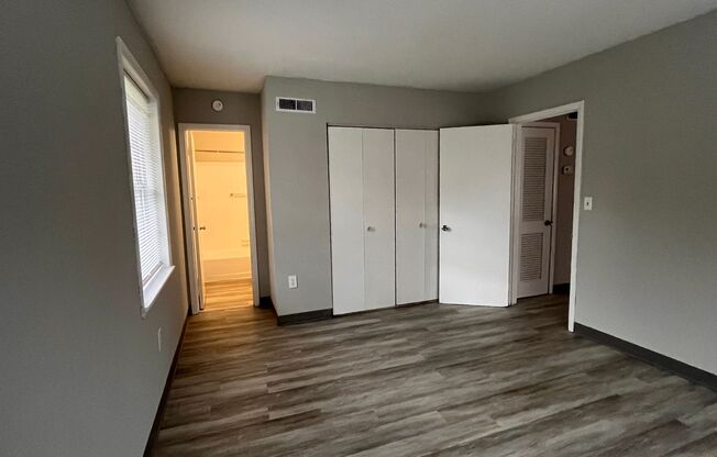 1 bed, 1 bath, $700, Unit B7