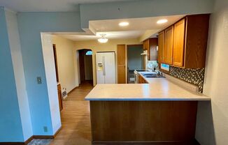 3 beds, 1 bath, $1,295