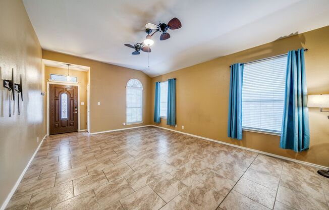 3-BEDROOM, SINGLE-STORY HOME IN CIBOLO