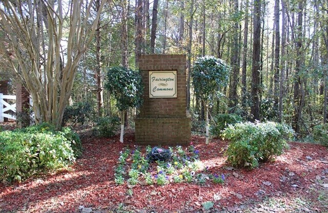 Waiting for YOU - LOVELY 3 Bedroom / 2.5 Bathroom in Lithonia!