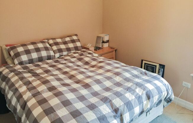 1 bed, 1 bath, 449 sqft, $1,935, Unit 3814S-3W