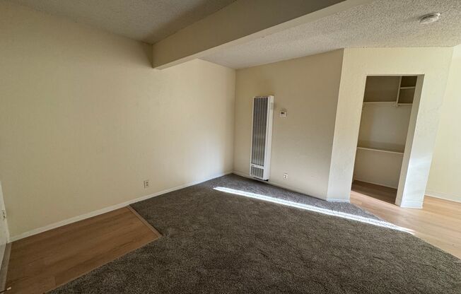 Great Value! Downstairs 1 bedroom 1 bath apartment w/ assigned parking!