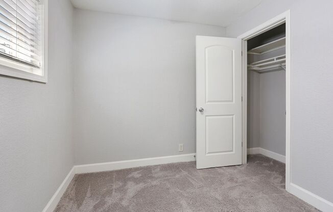 2 beds, 1 bath, 825 sqft, $1,090, Unit 3900 #03