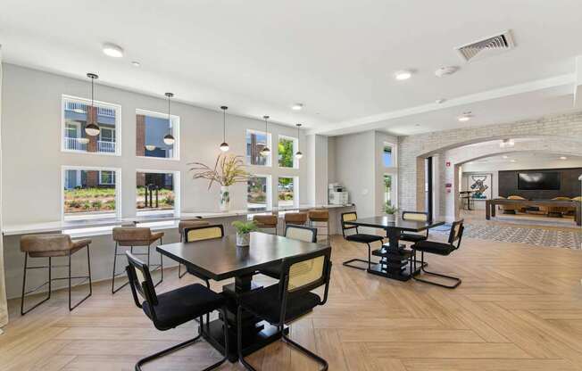 Sunroom w/Coffee Bar