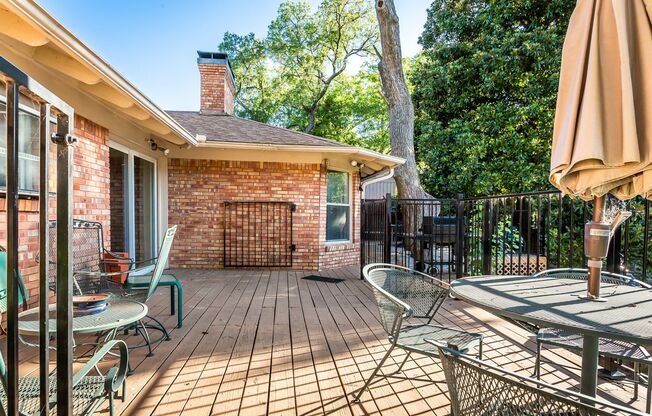 Lakewood Retreat with Stunning Blue Fair Lake Views