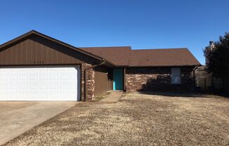 Nice 3 Bedroom 2 Bath Home in Mustang Schools