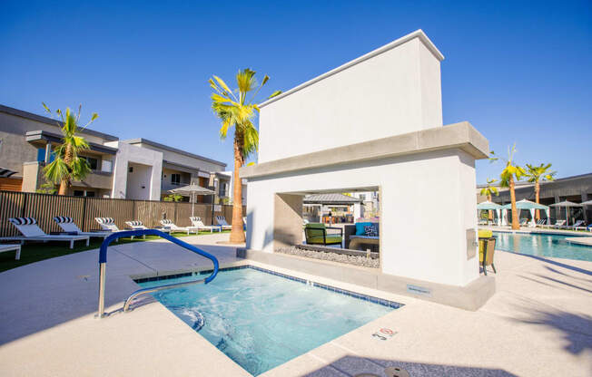 swimming pool at the resort at longboat key club