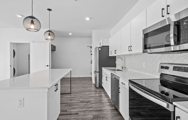 2 beds, 1 bath, 856 sqft, $1,695, Unit 201