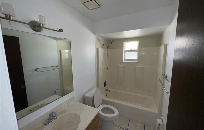 Spacious duplex 3-bedroom, 2-bathroom located in a quiet residential neighborhood of Cape Coral.