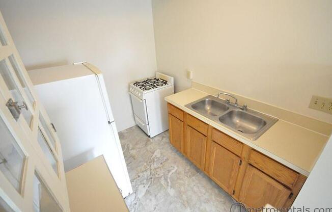 1 bed, 1 bath, 615 sqft, $995, Unit 1560-103