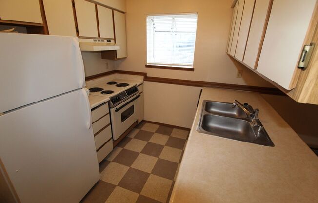 Pineridge Apartments