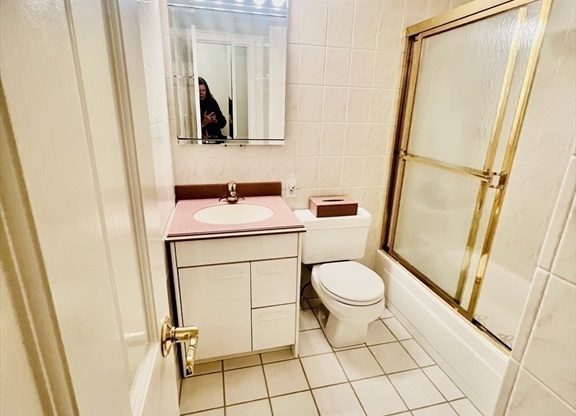 2 beds, 2 baths, 1,315 sqft, $4,300, Unit 14N