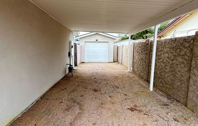 Heavily Upgraded N. Phx 4/2 w/Pool + 1 Car Garage!