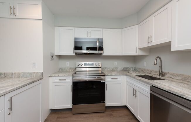 2 beds, 1.5 baths, 1,100 sqft, $2,800, Unit 202E