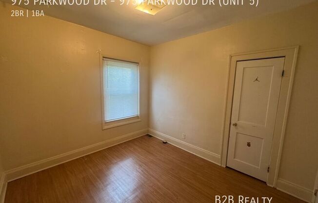 975 PARKWOOD DR
