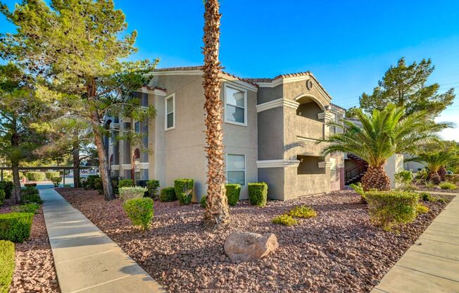 Charming 3 Bedroom Upstairs Condo in a Gated Community!