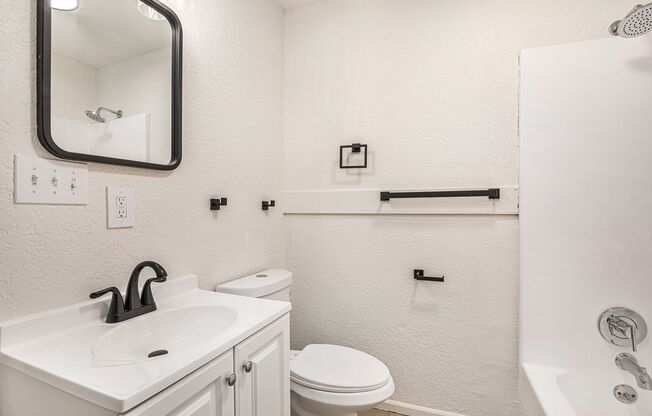 1 bed, 1 bath, 407 sqft, $850, Unit 6924 Unit #03