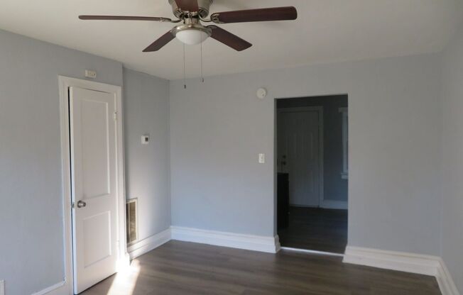 2 beds, 1 bath, $850, Unit 943