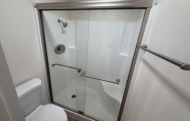 2 beds, 2 baths, $2,595, Unit A-18