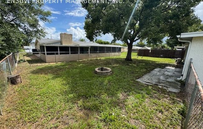 7705 FARMLAWN DR