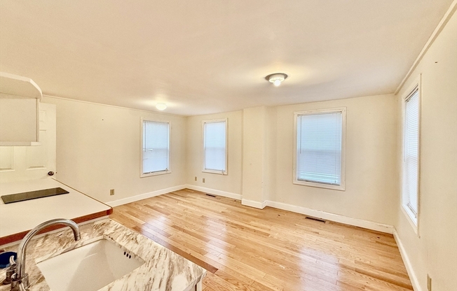 19 Common St