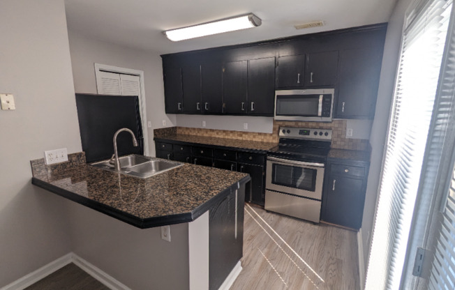 640 S Main St 7