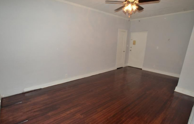 Studio, 1 bath, 450 sqft, $1,295, Unit B