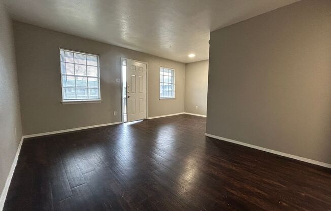 Oak Lawn Place: Corsicana, Leasing Specials!