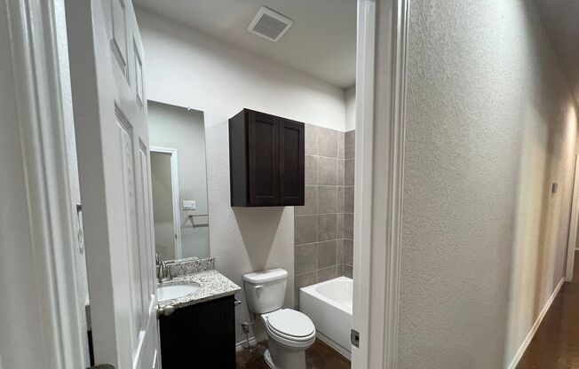 3 beds, 2 baths, $1,295, Unit 1141 Stanley Way