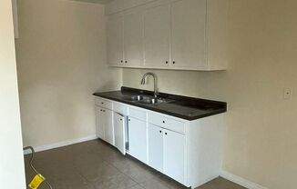 1 bed, 1 bath, $1,750, Unit 520-4