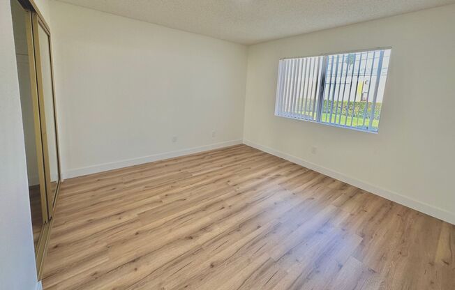 2 beds, 1 bath, 900 sqft, $2,350, Unit S-2