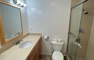 Private Manoa One Bedroom Unit with a beautiful valley view (420 sq ft)