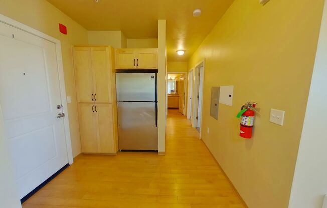 3 beds, 1.5 baths, 848 sqft, $2,400, Unit 307