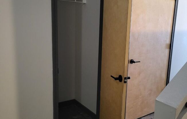 1 bed, 1 bath, 940 sqft, $1,550, Unit 107