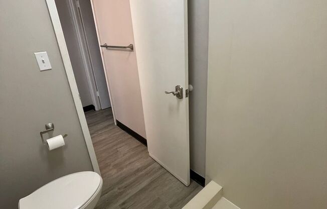 1 bed, 1 bath, 420 sqft, $1,430, Unit 306