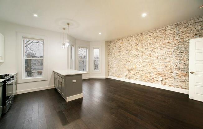359 E 25 ST