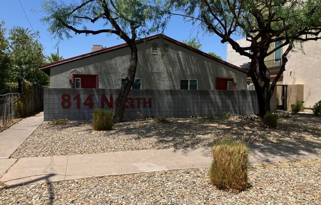 Beautifully Remodeled 2 bedroom, 1 Bath! Full Size washer and dryer!!