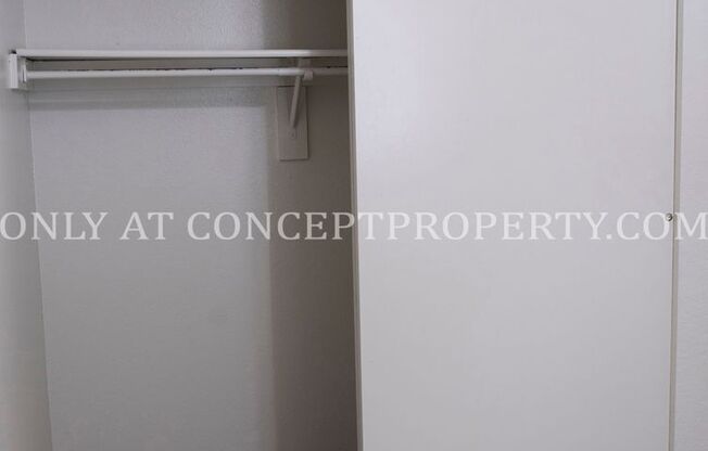 2 beds, 1 bath, 810 sqft, $1,299, Unit 30
