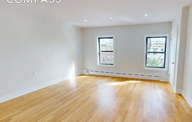 318 VAN BRUNT ST